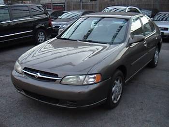 Nissan Altima 1998, Picture 1